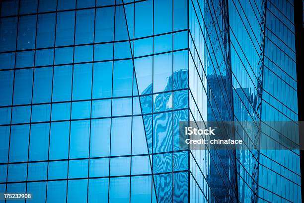 Vidro Moderno Edifício Empresarial - Fotografias de stock e mais imagens de Abstrato - Abstrato, Arquitetura, Arranha-céu