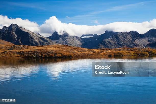 Herbst Auf Die Berge Stockfoto und mehr Bilder von Alpen - Alpen, Berg, Berggipfel