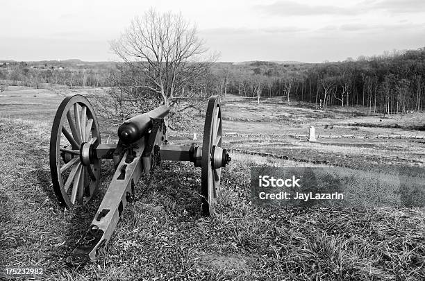 Campo De Batalla De Gettysburg Pensilvania Cannon De La Guerra Civil Americana Reliquia Eeuu Foto de stock y más banco de imágenes de Blanco y negro