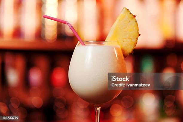 Koktajle Kolekcjapina Colada - zdjęcia stockowe i więcej obrazów Alkohol - napój - Alkohol - napój, Ananas, Bar - Lokal gastronomiczny