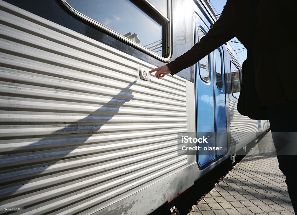 Введя Поезд метро - Стоковые фото Дверь транспортного средства роялти-фри