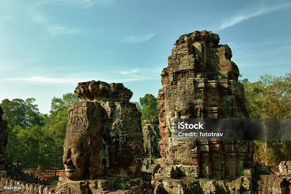 TWARZE na Świątynia Bajon, Angkor, Kambodża - Zbiór zdjęć royalty-free (Angkor)