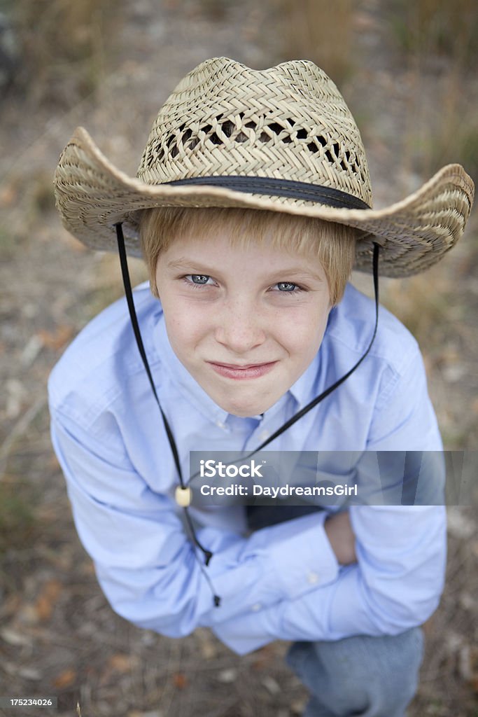 사전 청소년 남자아이 카우보이 모자 착용 - 로열티 프리 10-11세 스톡 사진