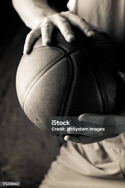 Giocatore Di Basket - Fotografie stock e altre immagini di Adulto - Adulto, Aspirazione, Attività
