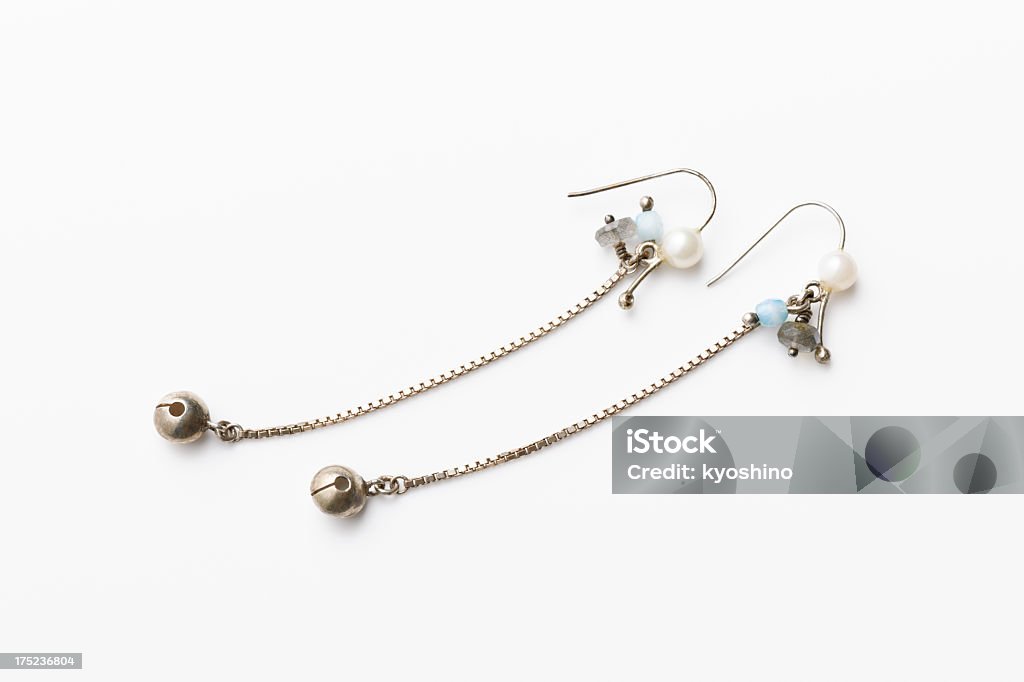 Argent boucles d'oreilles avec perles - Photo de Accessoire libre de droits