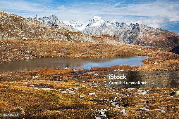 Autunno In Montagna - Fotografie stock e altre immagini di Acqua - Acqua, Alpi, Alpi Bernesi