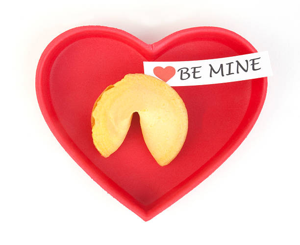 be mine (mi piaci) - heart shape fortune cookie short phrase sayings foto e immagini stock