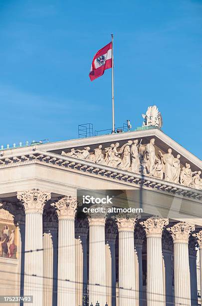 Photo libre de droit de Bâtiment Du Parlement Autrichien banque d'images et plus d'images libres de droit de Autriche - Autriche, Bâtiment du parlement, Drapeau