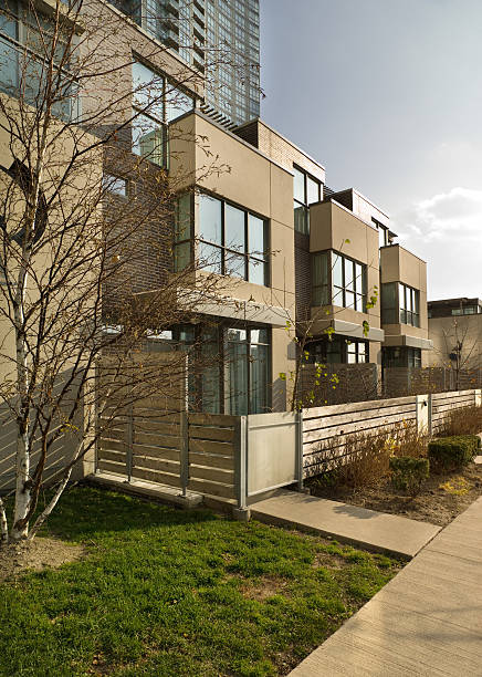 istock Toronto Condo City 175237594