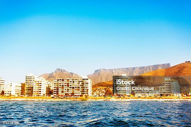 Góry Stołowej Cape Town Za Waterfront Apartamenty Widoczne Od Sea - zdjęcia stockowe i więcej obrazów Bez ludzi