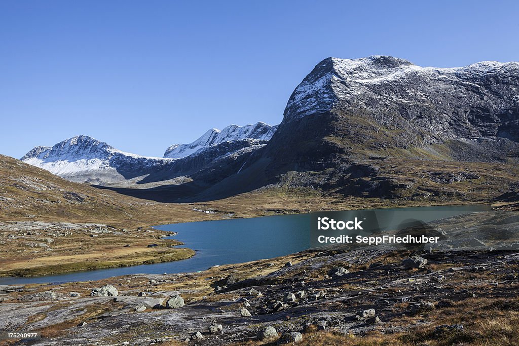 Norueguês Lago com Montanhas perto Trollstigen - Royalty-free Ao Ar Livre Foto de stock