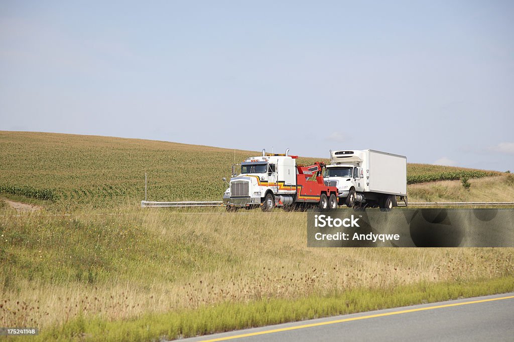 Gran Carro attrezzi traino - Foto stock royalty-free di Carro attrezzi