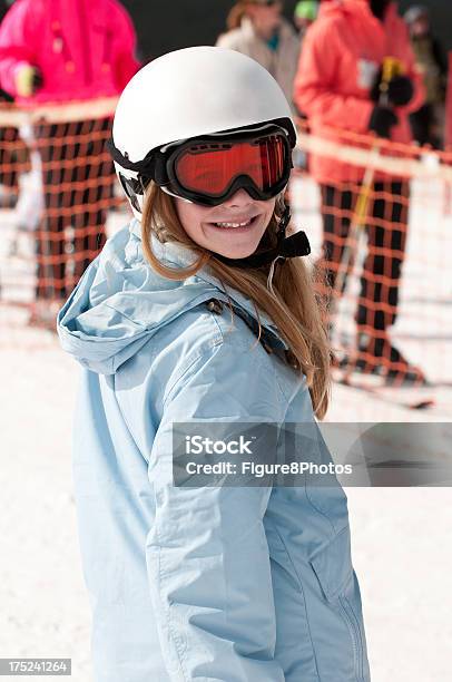 Photo libre de droit de Ski Femme banque d'images et plus d'images libres de droit de 10-11 ans - 10-11 ans, Activité de loisirs, Adulte