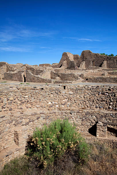 아즈텍 유적지 국립 천연 기념물 - aztec ruins national monument anasazi anasazi ruins dry 뉴스 사진 이미지