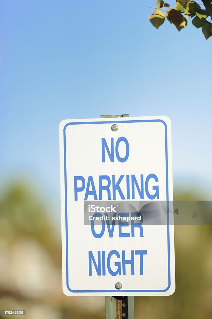 Nessun parcheggio notturno di - Foto stock royalty-free di Albergo