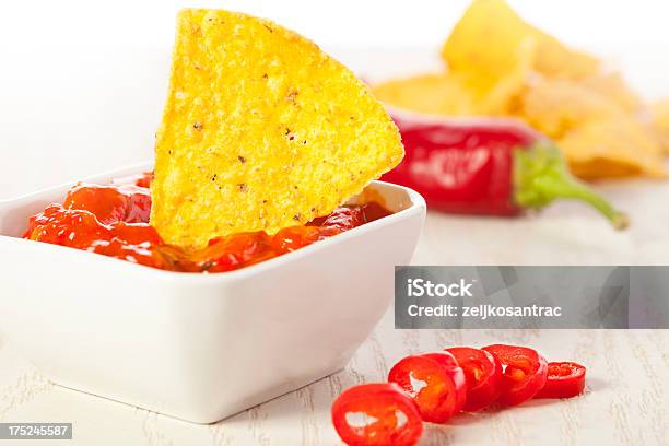 Foto de Batata Chips E Salsa e mais fotos de stock de Alimentação Não-saudável - Alimentação Não-saudável, Amarelo, Amontoamento