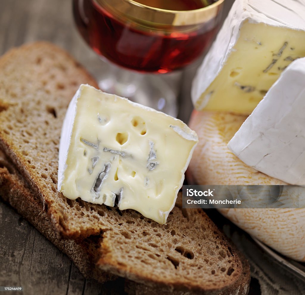 Queijo Azul sobre uma fatia de Pão - Royalty-free Antipasto Foto de stock