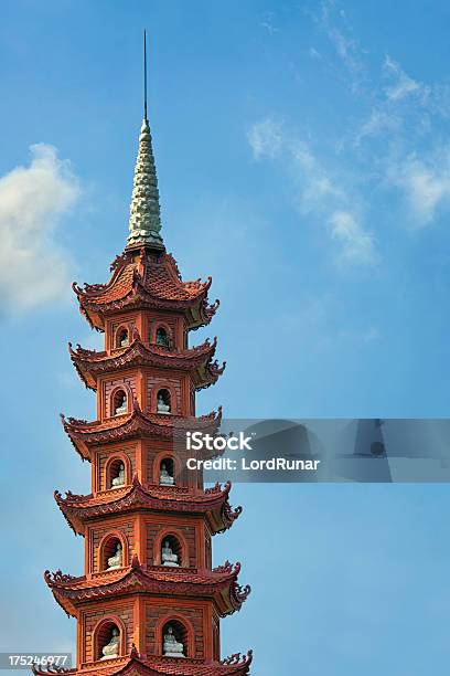 Tran Quoc Pagoda Foto de stock y más banco de imágenes de Aire libre - Aire libre, Alto - Descripción física, Arquitectura