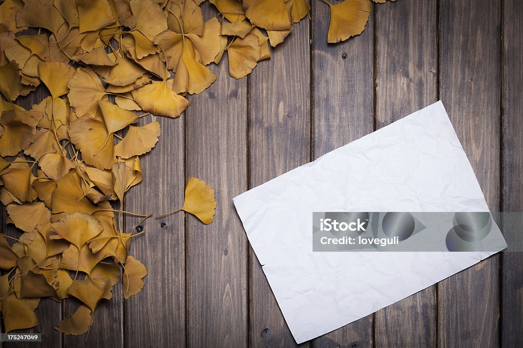 Leere Papier mit gelben Blatt - Lizenzfrei Abstrakt Stock-Foto