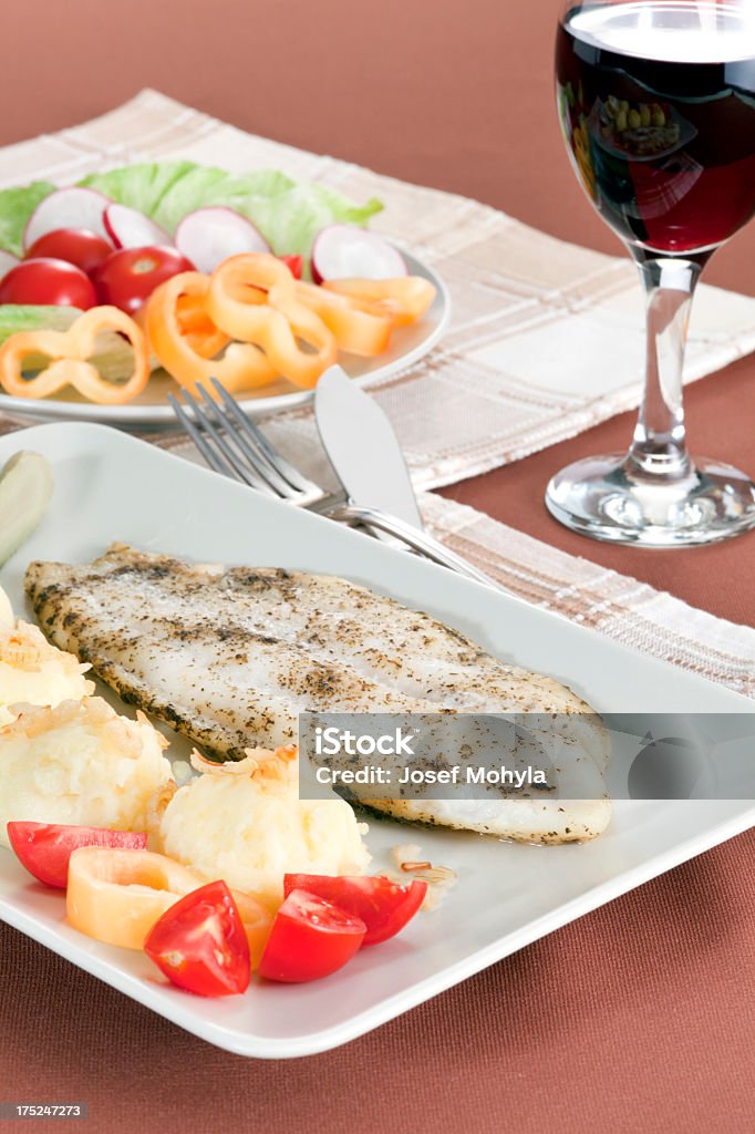 Mittagessen mit einem Glas Wein - Lizenzfrei Fisch Stock-Foto