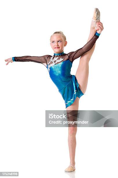 Photo libre de droit de Gymnaste Girl Isolé Sur Blanc banque d'images et plus d'images libres de droit de 8-9 ans - 8-9 ans, A la mode, Acrobate