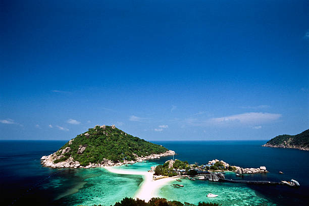 istock Thailand, Surat Thani Province, Ko Nang Yuan islets. 175249440