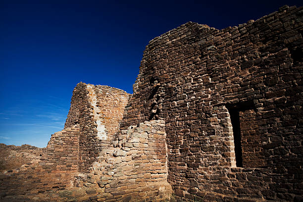 アステカ廃墟国定記念物 - aztec ruins national monument anasazi anasazi ruins dry ストックフォトと画像