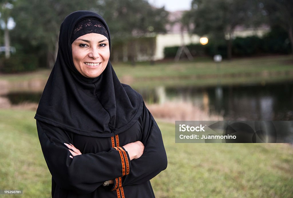 Bliskiego Wschodu kobieta - Zbiór zdjęć royalty-free (40-44 lata)