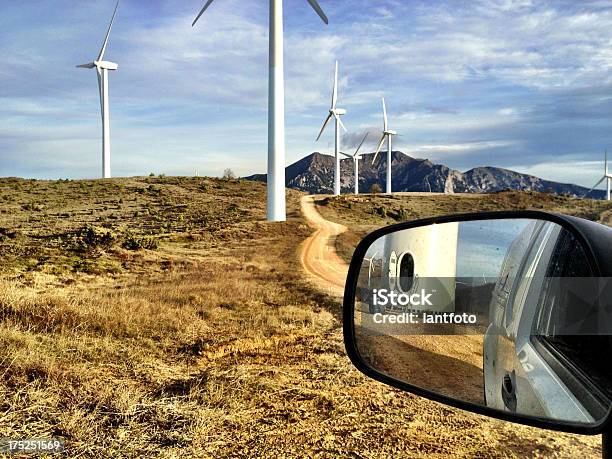 Wind Farm En Navarre Foto de stock y más banco de imágenes de Aerogenerador - Aerogenerador, Agricultura, Aire libre