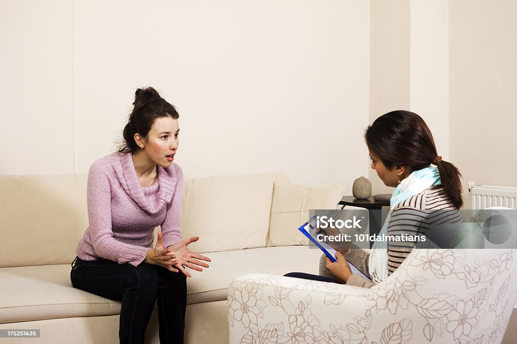 Psychiatrist et Patient - Photo de Abus de stupéfiants libre de droits