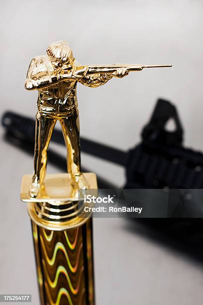 Photo libre de droit de Trophée Et De Tir À La Carabine banque d'images et plus d'images libres de droit de AR-15 - AR-15, Activité de loisirs, Arme à feu