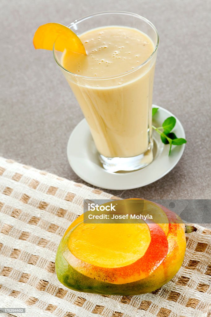 Mango i Smoothie bananowy - Zbiór zdjęć royalty-free (Banan)