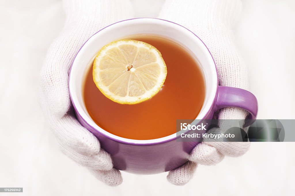 Disfruta de una bebida caliente - Foto de stock de Adulto libre de derechos