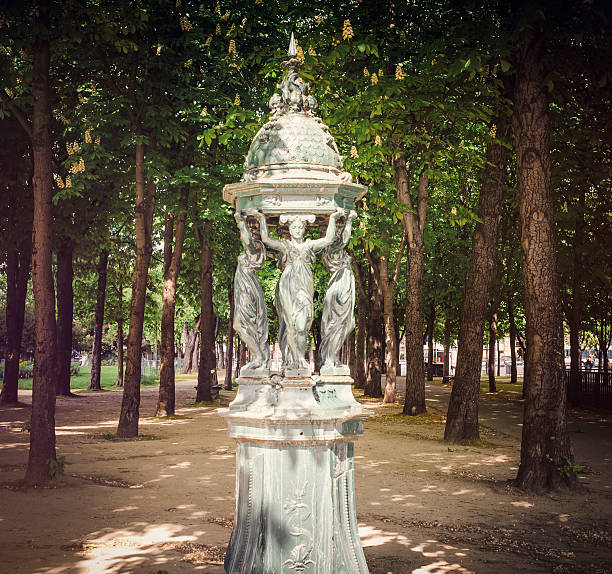 istock Figures near the Place de la Concorde in Paris 175255296