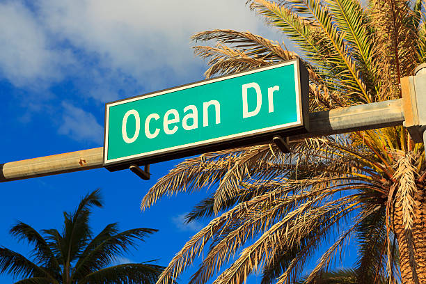 istock Ocean Drive street sing in South Beach, FL 175255808