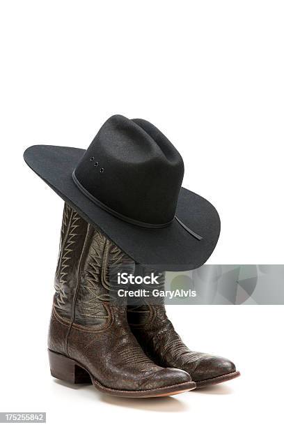 Westernbotas De Cowboy Vestido E Chapéu De Feltro Pretoisolado A Branco - Fotografias de stock e mais imagens de Bota de Cowboy