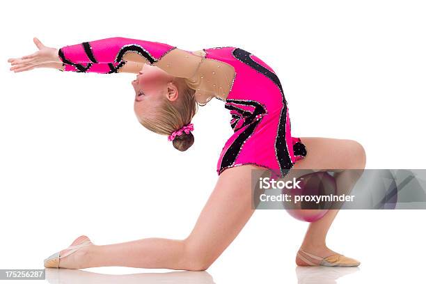 Photo libre de droit de Gymnastique Rythmique Fille Avec Le Ballon Isolé Sur Blanc banque d'images et plus d'images libres de droit de 10-11 ans