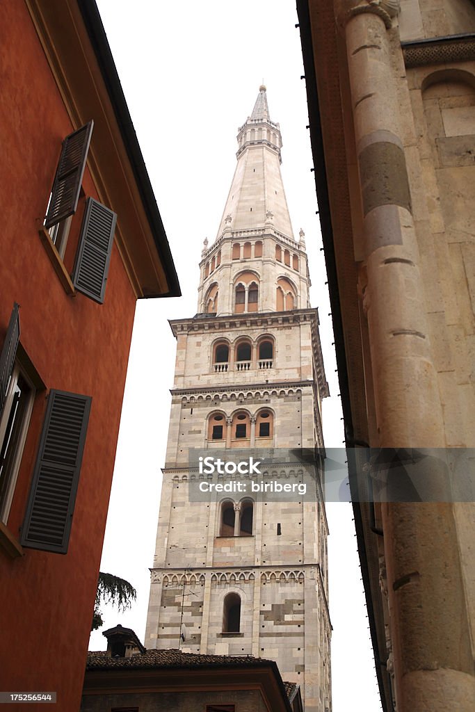 Catedral de módena,: the bell tower (Ghirlandina) - Foto de stock de Aire libre libre de derechos