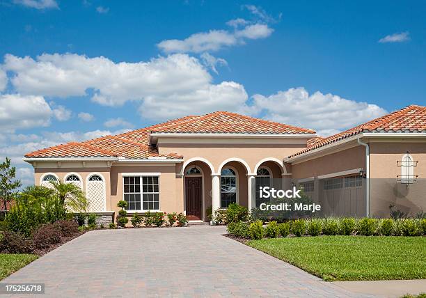 Moderne Gehobene Hause Stockfoto und mehr Bilder von Florida - USA - Florida - USA, Vorgarten, Wohnhaus