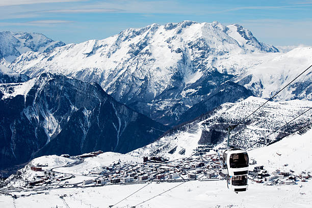 francia sciistica di alpe d huez - ski lift nobody outdoors horizontal foto e immagini stock