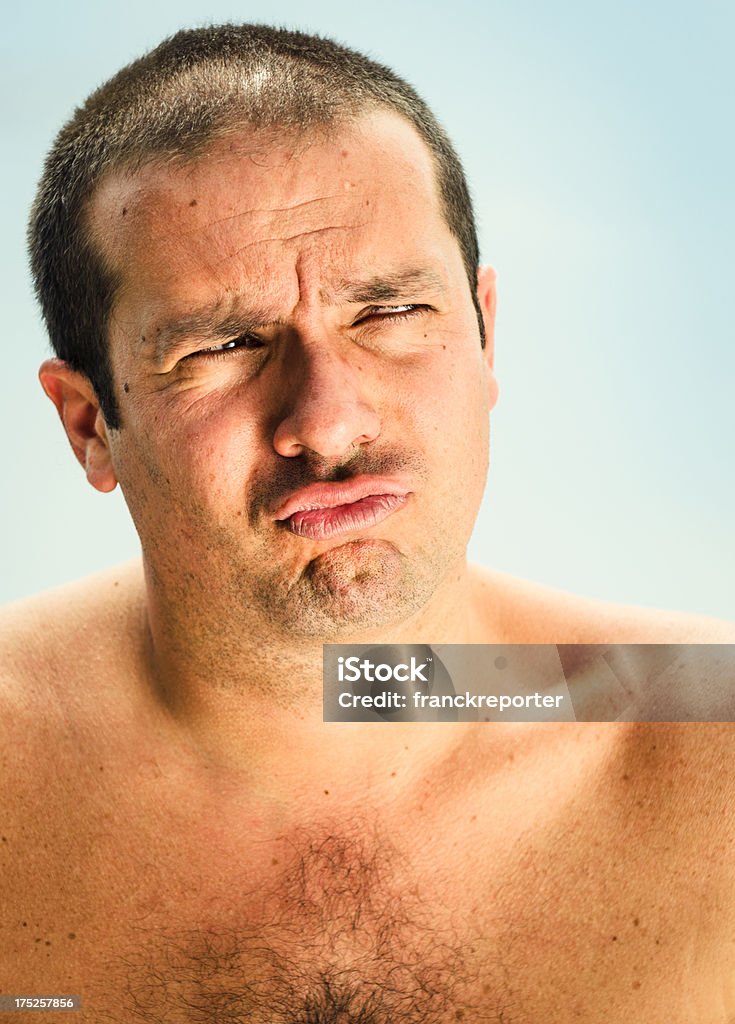 Expresión Facial hombre en verano - Foto de stock de 30-39 años libre de derechos