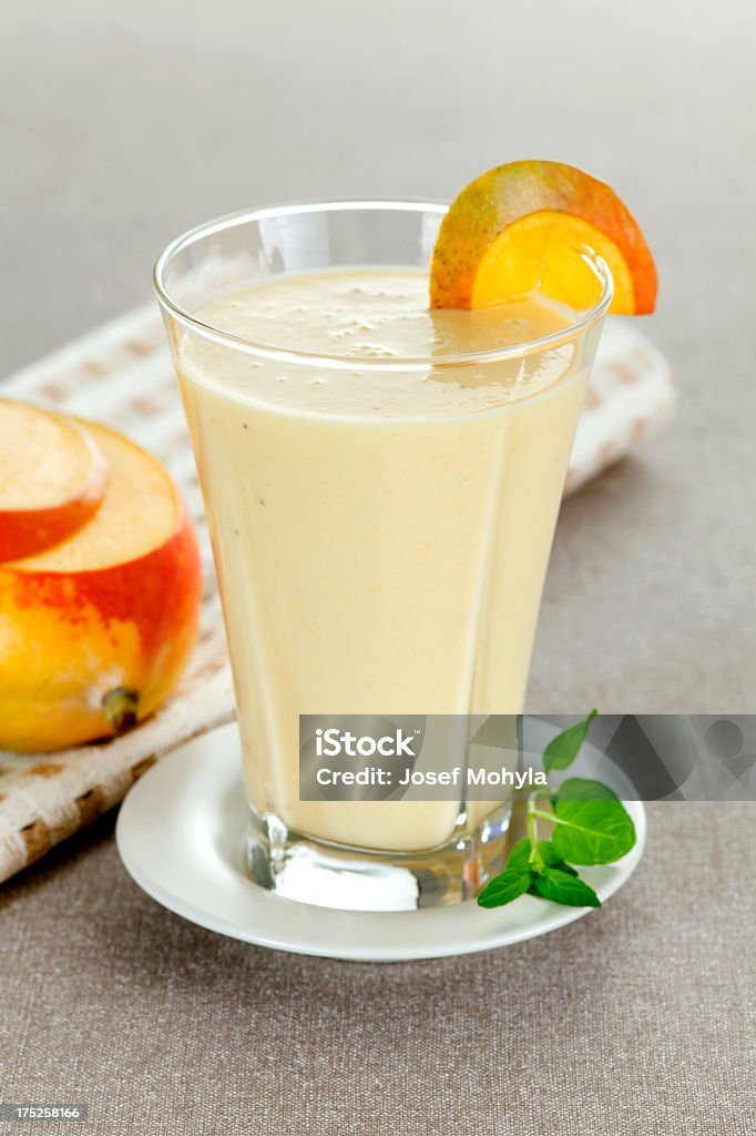 Mango und Bananen-Smoothie - Lizenzfrei Banane Stock-Foto