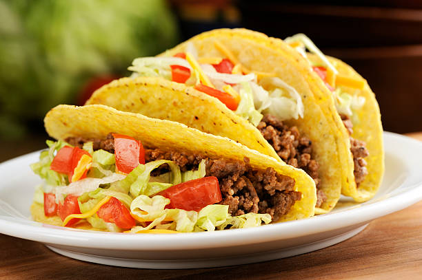 tacos - beef taco стоковые фото и изображения