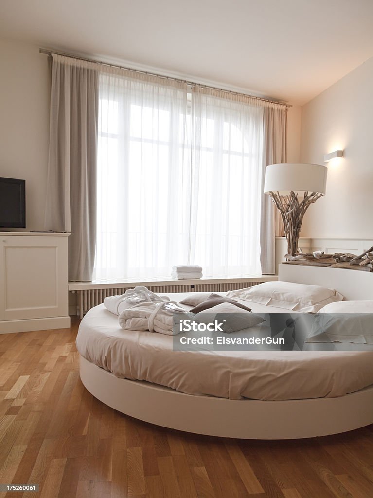 Romantica camera da letto - Foto stock royalty-free di Cerchio