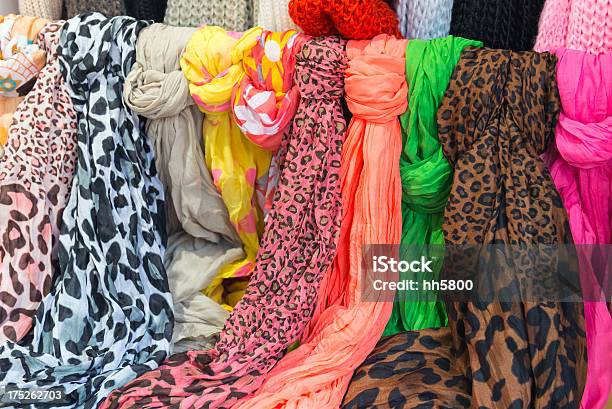 Foto de Tecidos Em Cores Diferentes e mais fotos de stock de Algodão - Material Têxtil - Algodão - Material Têxtil, Interior de casa modelo, Abstrato