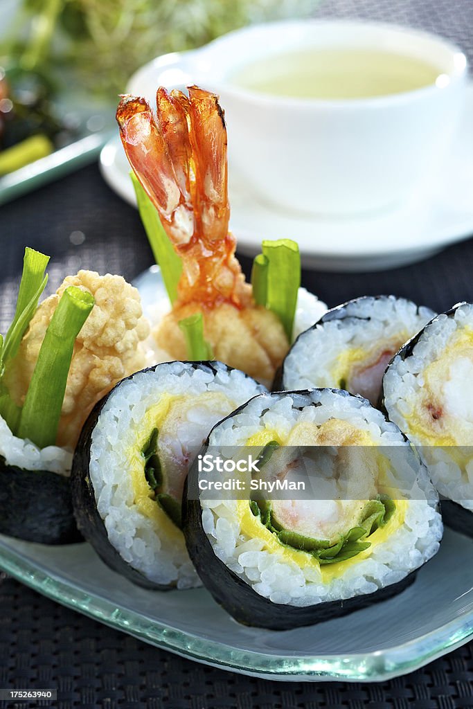 Futo-maki sushi avec des crevettes - Photo de Aliment libre de droits