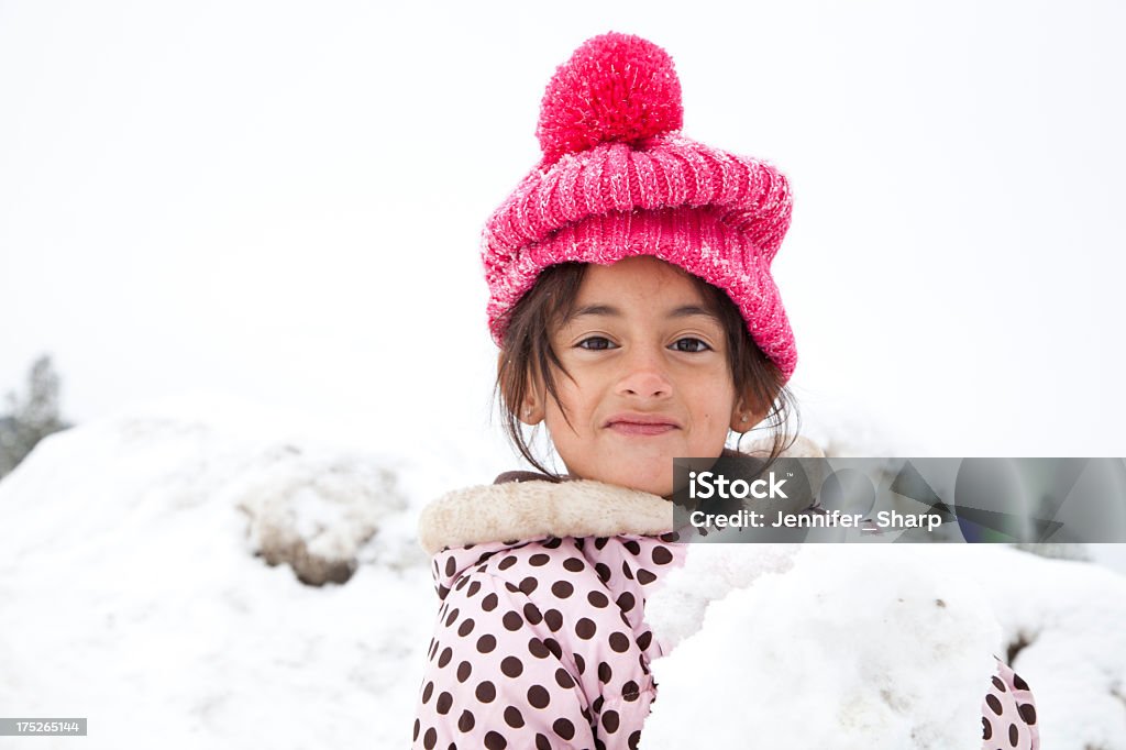 Hermosa chica en invierno - Foto de stock de 6-7 años libre de derechos