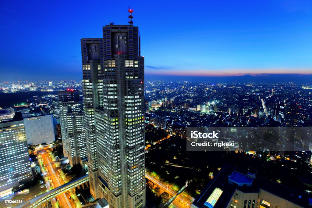 tokyo ciudad en puesta de sol - Foto de stock de Aire libre libre de derechos