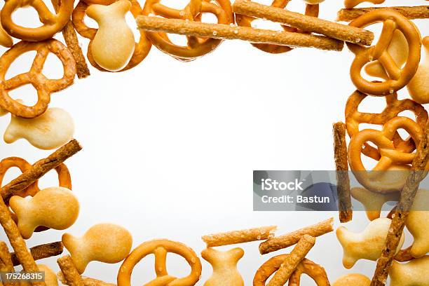 Pretzel - Fotografie stock e altre immagini di Bianco - Bianco, Cibo, Composizione orizzontale