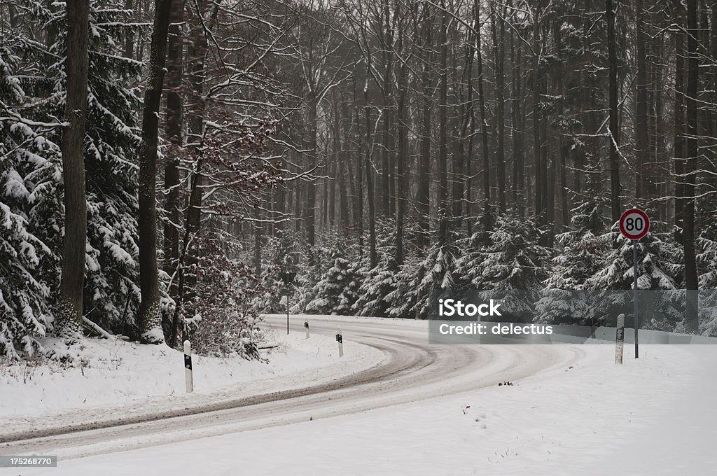 겨울맞이 road - 로열티 프리 0명 스톡 사진